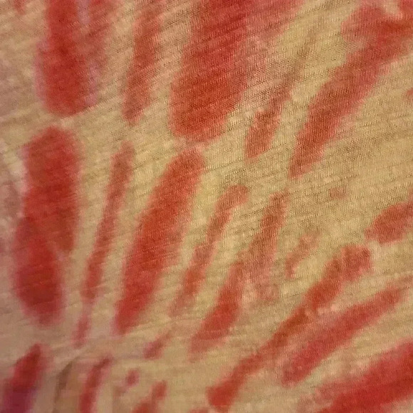 Victoria's Secret PINK tee - Picture 2 of 10